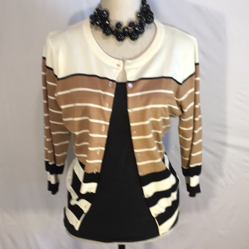 Cute cardigan with 3/4 sleeves